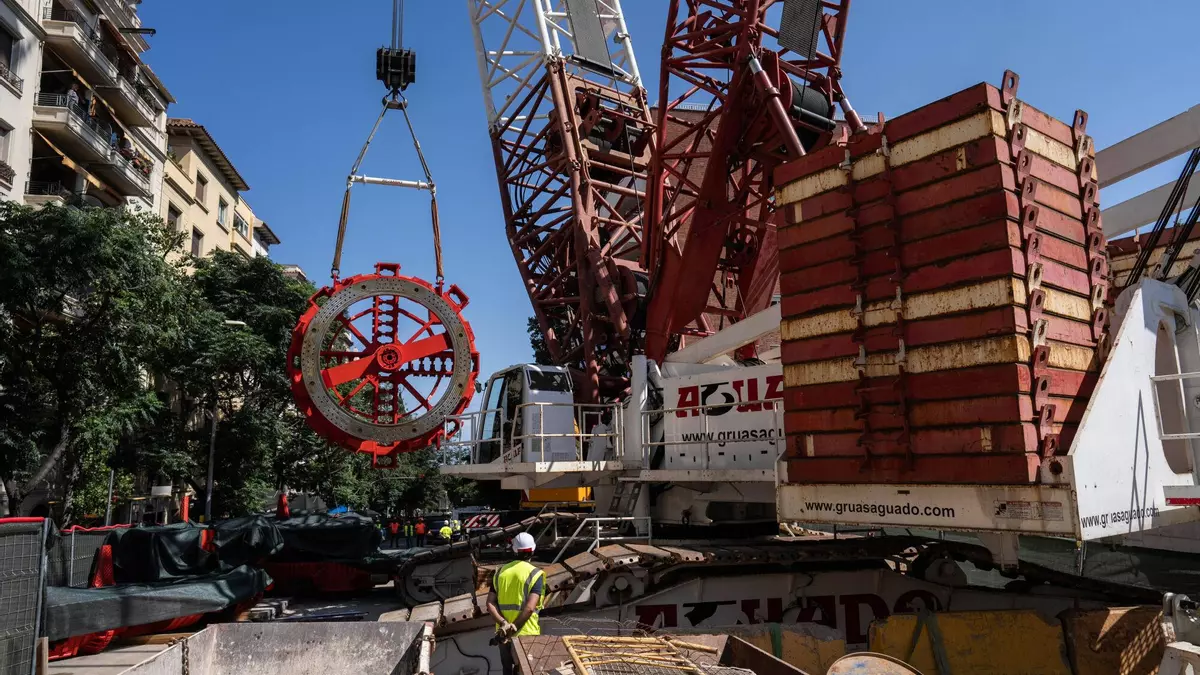 Arranca el montaje de la tuneladora que completará el metro más largo de Barcelona