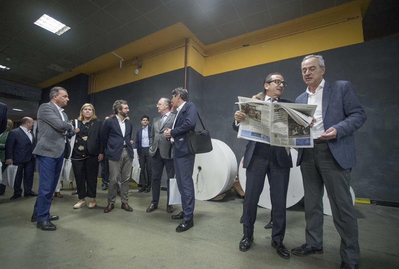 Representantes de la CEV visitan el diario Levante-EMV y asisten a la charla del consejero delegado de Prensa Ibérica Aitor Moll