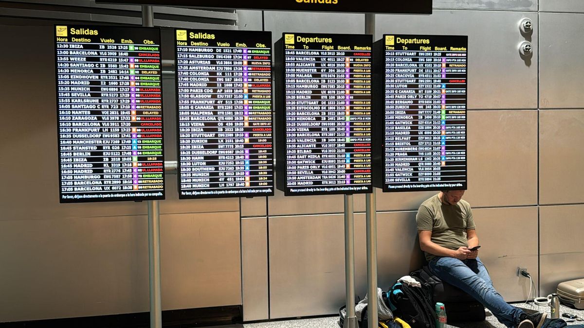 Banger Blick an die Tafel: Fällt der Flug aus?