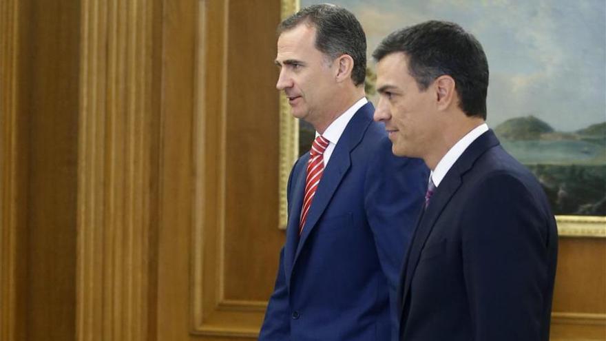 Pedro Sánchez comunica al Rey el rechazo del PSOE a facilitar la investidura de Mariano Rajoy