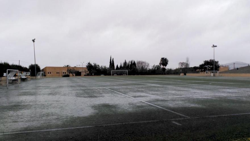 Imagen del campo de fútbol de Campanet esta misma tarde.