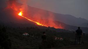 El volcán de Cumbre Vieja en plena erupción de lava.