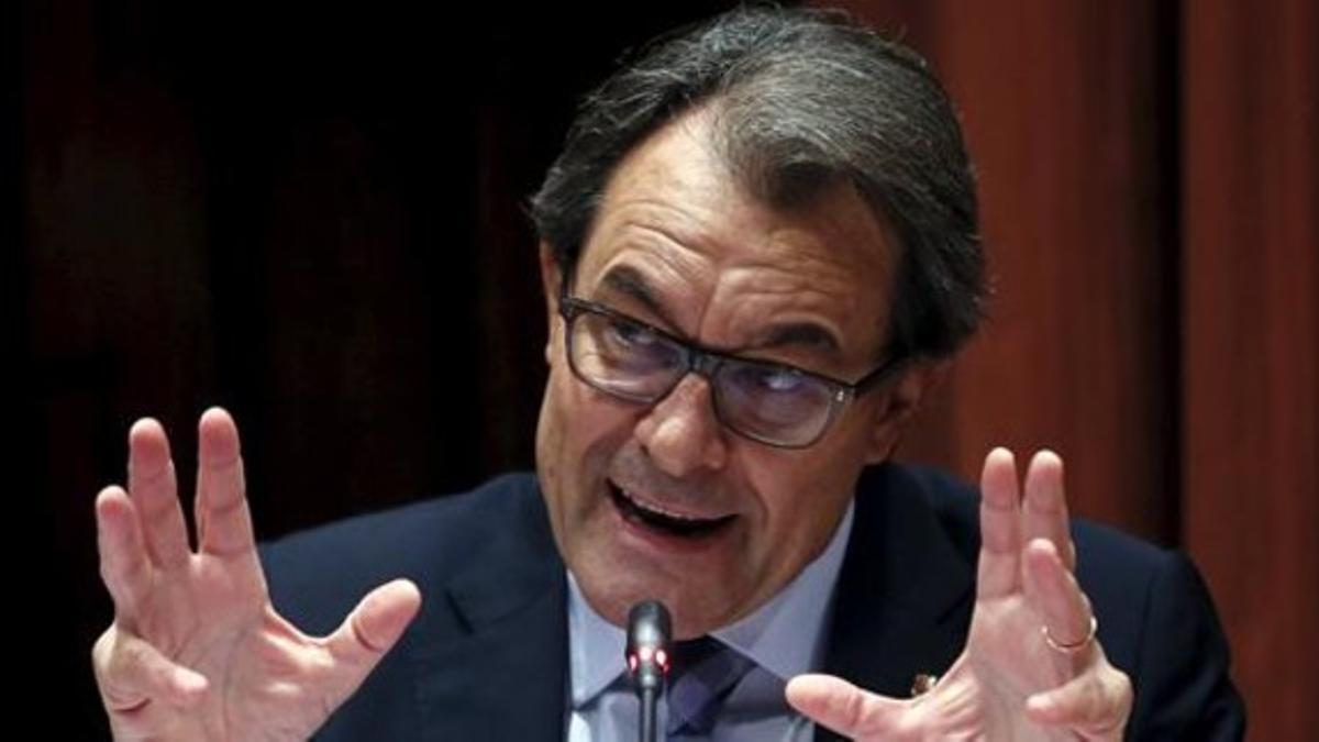Artur Mas, durante su comparecencia en el Parlament por el 'caso 3%'.