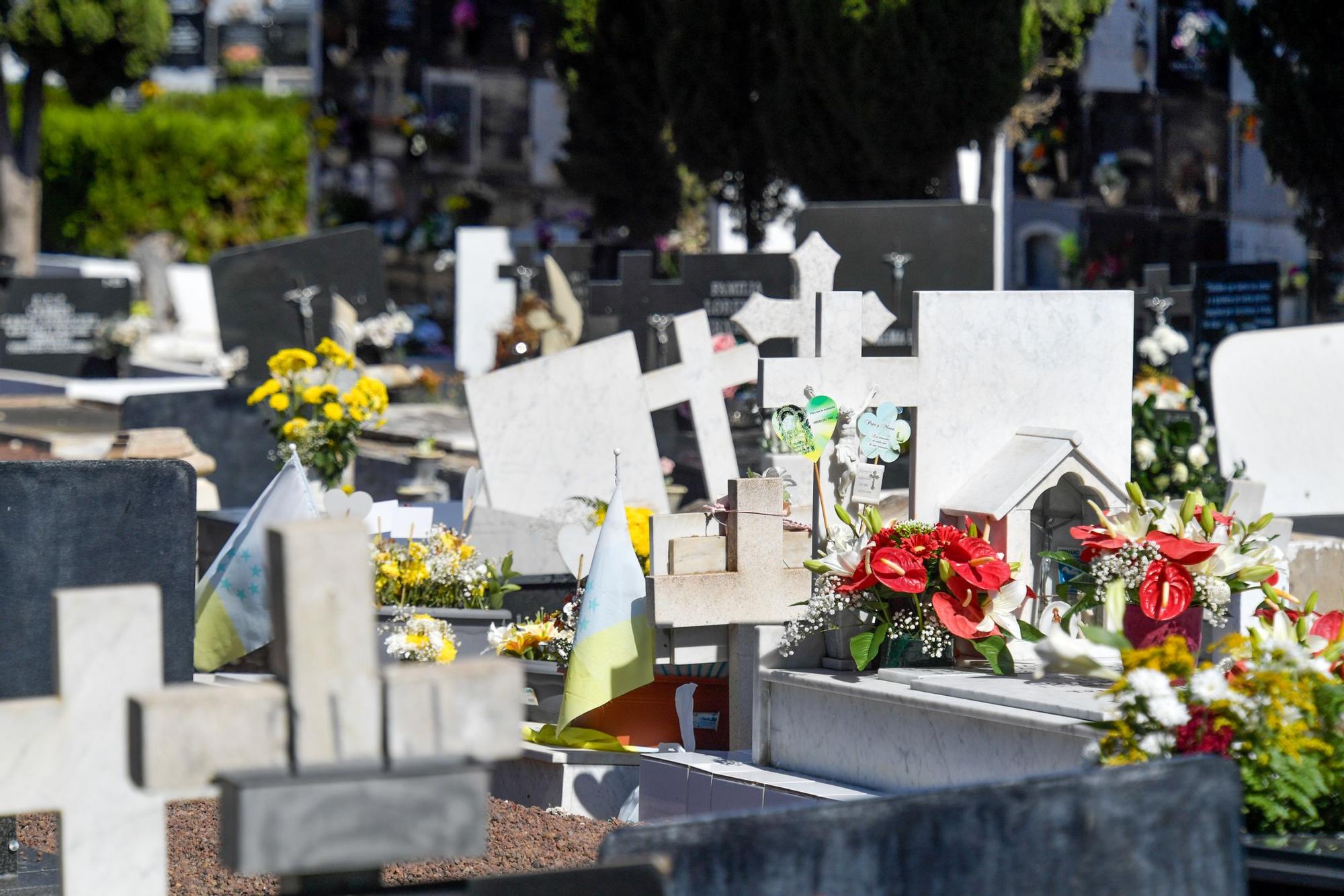 Día de Todos los Santos en el cementerio de San Lázaro (01/11/2021)