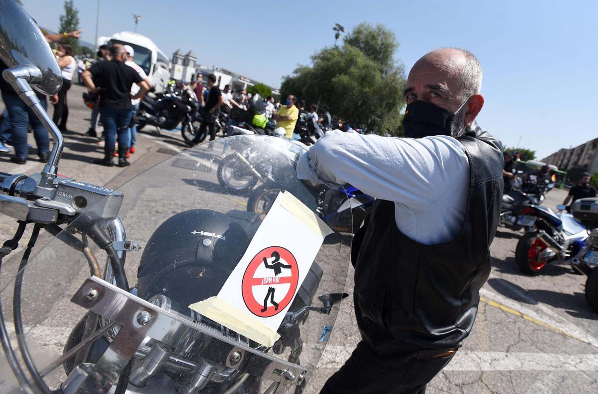 Concentración de motos para protestar por los peajes a las autovías
