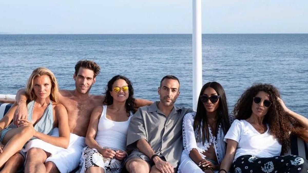 De izquierda a derecha Esther Cañadas, Jon Kortajarena, Michelle Rodríguez, Carl Halal, Naomi Campbell y Afef Jnifen.