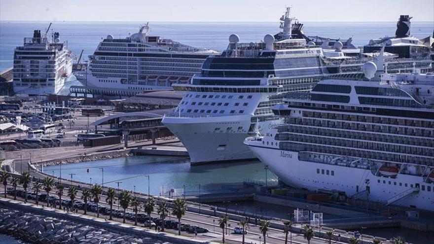 El Ayuntamiento perfila paquetes para atraer cruceristas de Málaga