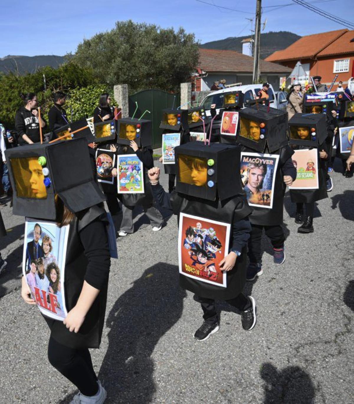 Desfile histórico en Campelo