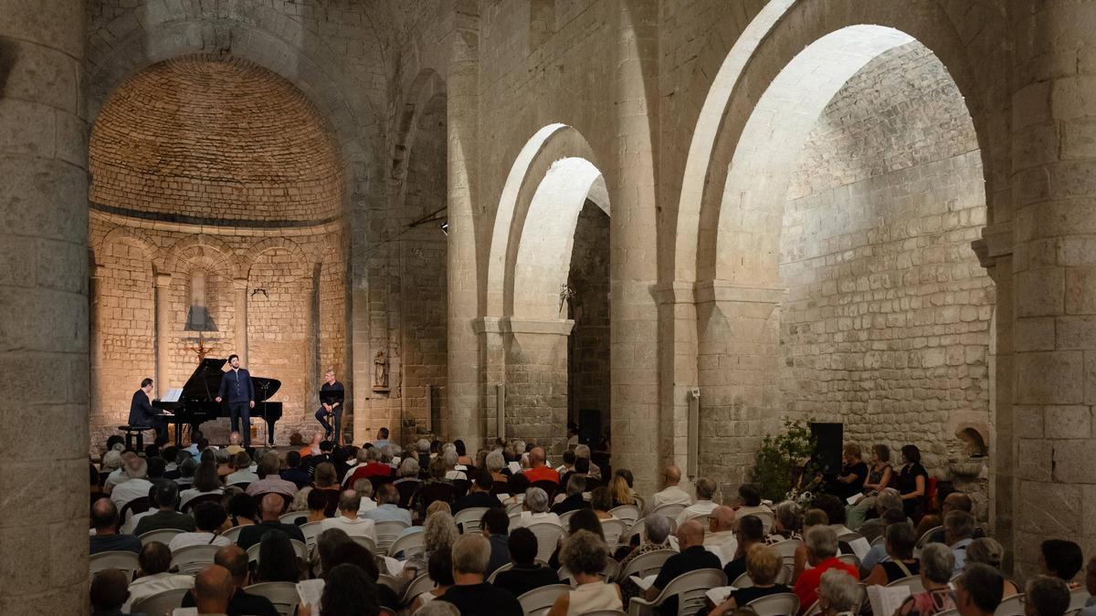 El recital d'André Schuen, Daniel Heide i Pere Arquillué dins la Schubertíada va emplenar la Canònica.
