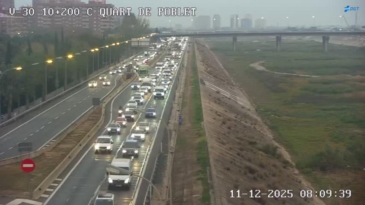 V-30 en la entrada a València