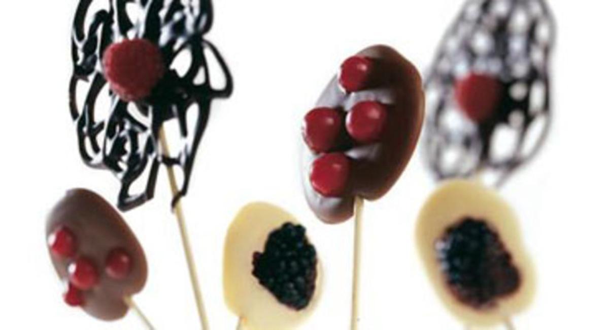 Piruletes de xocolata del Museu de la Xocolata de Barcelona. Piruletes de xocolata del Museu de la Xocolata de Barcelona.
