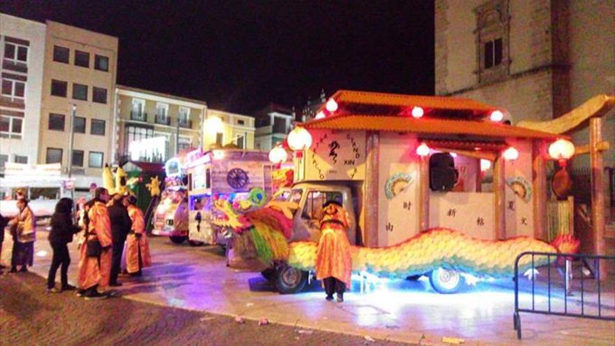 Los artefactos quieren el sábado de Carnaval animar la plaza de España