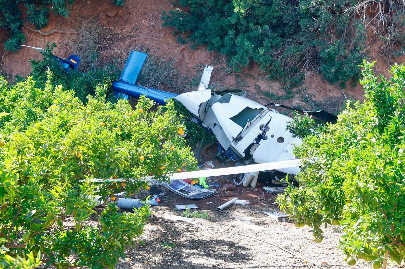 Tres personas han fallecido en Puçol al chocar su helicóptero con el tendido eléctrico