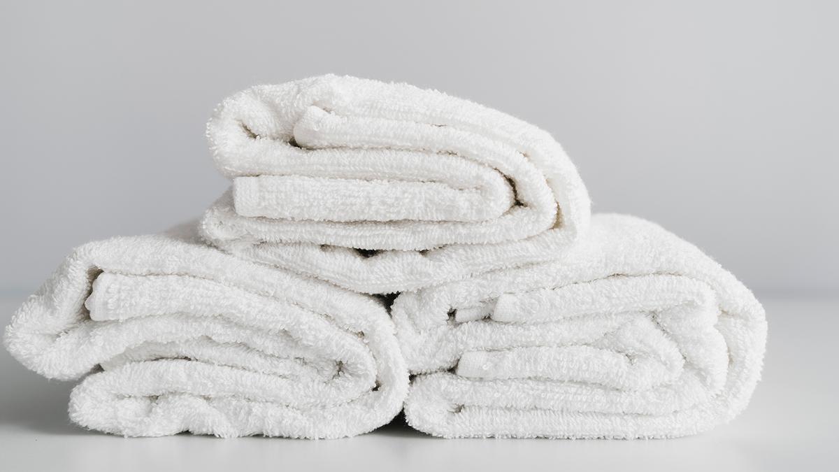 Reciclar toallas viejas: el simple gesto para recuperarlas y que vuelvan a estar suaves