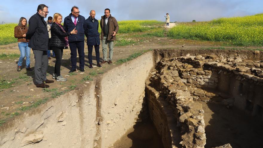 Sale a la luz un anfiteatro romano en Ategua