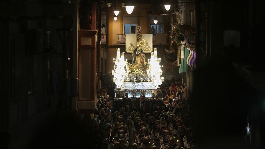 El Santo Entierro pone el broche de oro al Viernes Santo marrajo