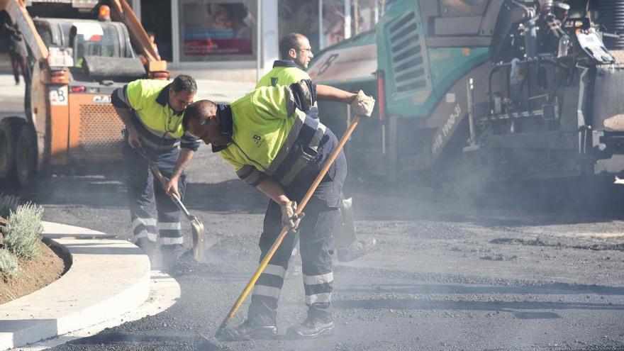 La pavimentació de la Bonavista acaba abans del previst, però l&#039;accés es manté tallat per pintar