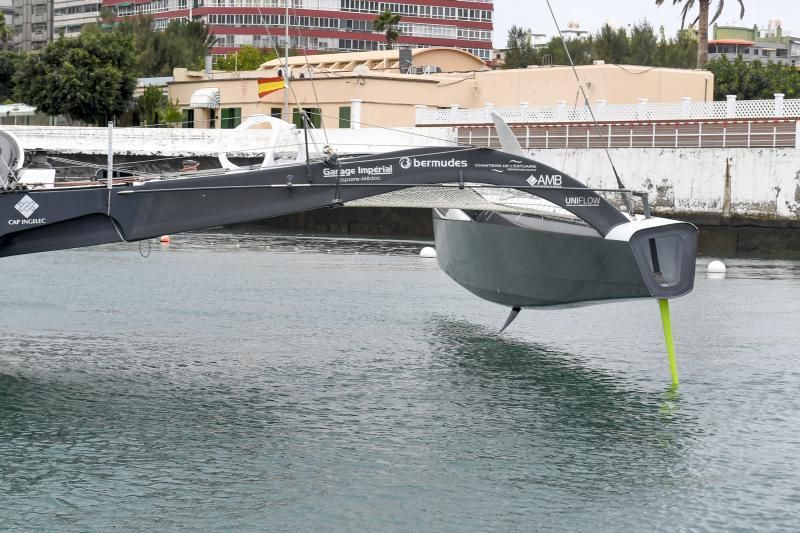 11-11-19 LAS PALMAS DE GRAN CANARIA. MUELLE DE CLUB NAUTICO. LAS PALMAS DE GRAN CANARIA. Trimaran multicasco que aquiere batir el recor de la vuelta al mundo atracado en la Marina del Real Club Nautico de Las Palmas de Gran Canaria. Fotos: Juan Castro.  | 11/11/2019 | Fotógrafo: Juan Carlos Castro