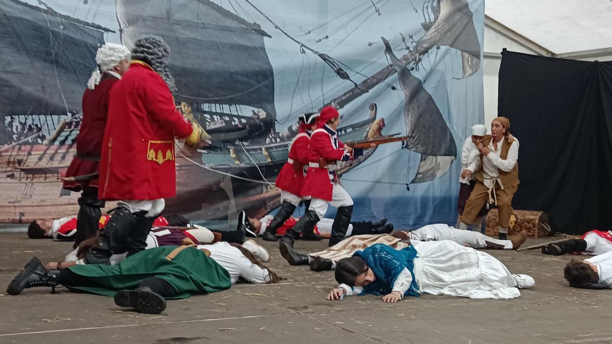 Las tropas anglo-holandesas durante una de las escenas de la representación de la batalla.   // JOSÉ LORES