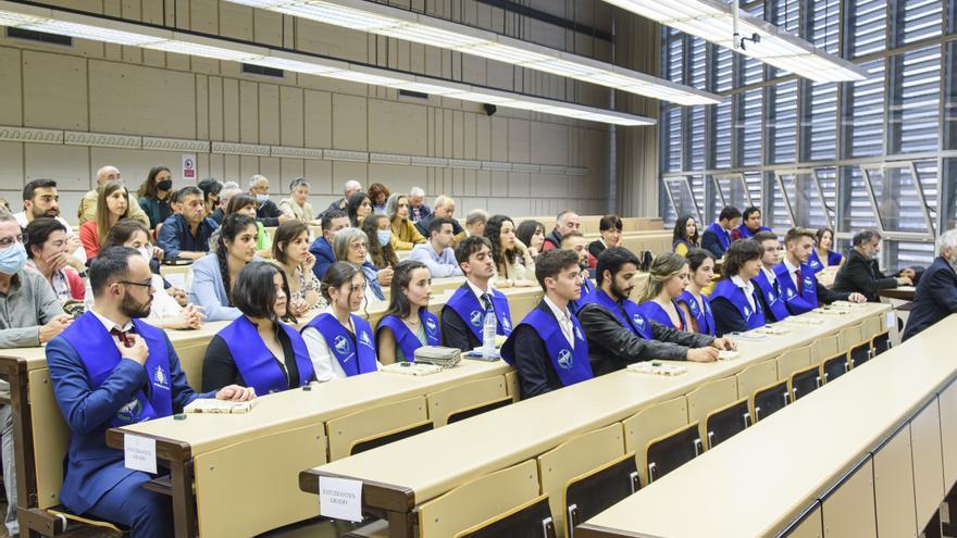 Los alumnos de la Facultad de Geología vuelven a celebrar la graduación