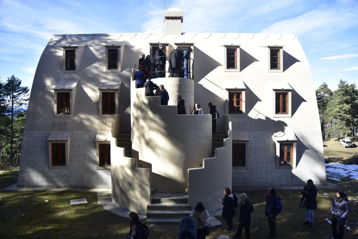 El Xalet del Catllaràs es obra de Antoni Gaudí.
