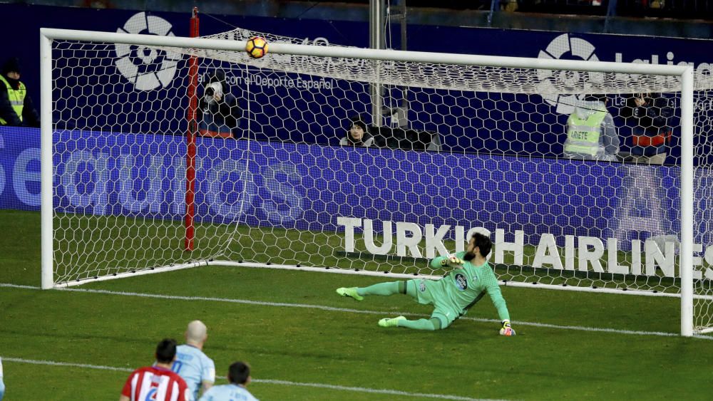 Las mejores fotografías del partido del conjunto celeste en el Vicente Calderón