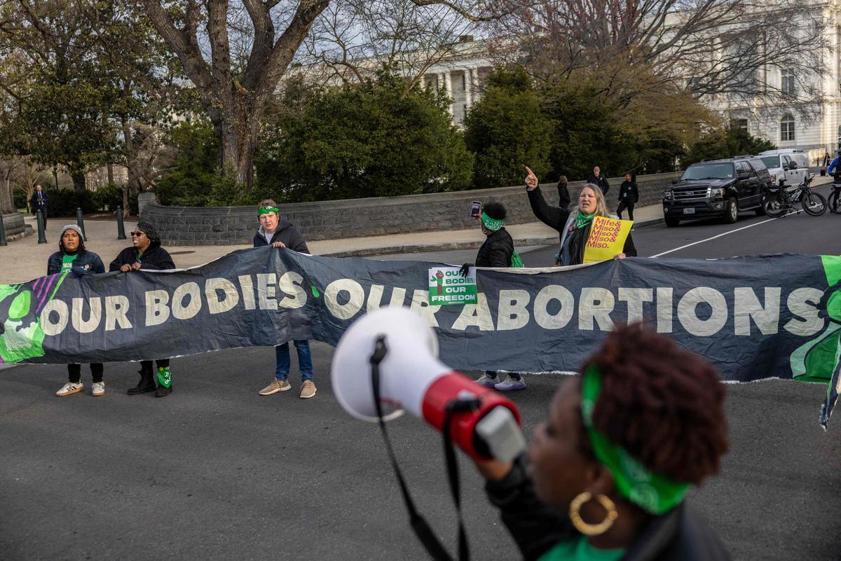 La Corte Suprema de Estados Unidos escucha argumentos sobre el fármaco abortivo mifepristona