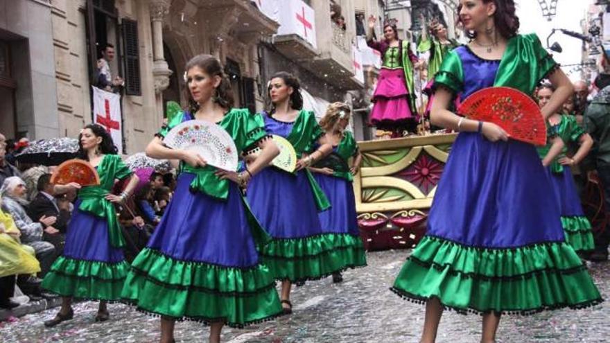 Los boatos de capitanes y alféreces son un elemento imprescindible en las Entradas.