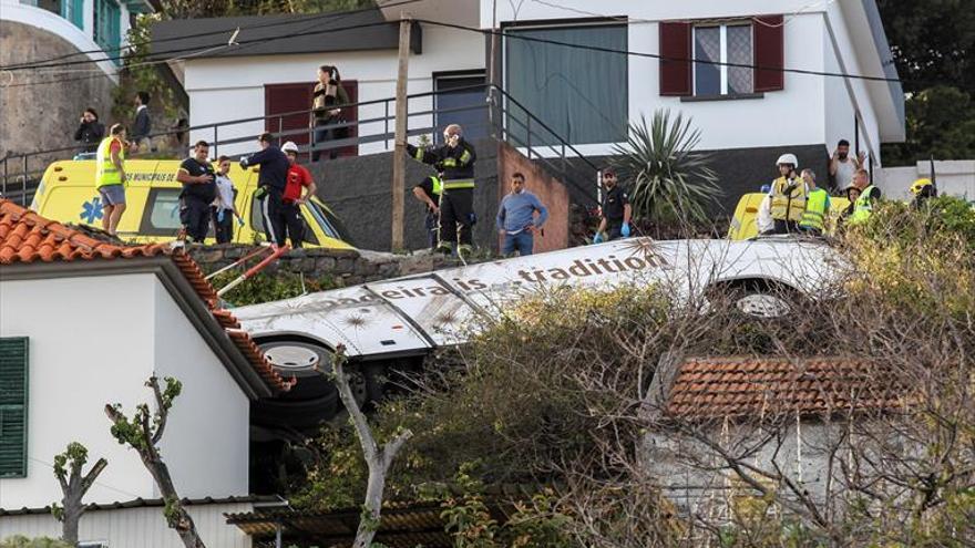 29 turistas mueren en Madeira en un accidente de autocar