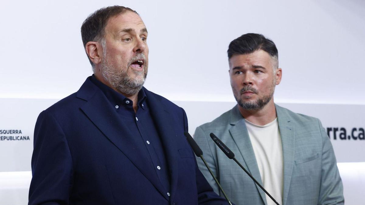 El president d’ERC, Oriol Junqueras, i el portaveu del partit i diputat al Congrés, Gabriel Rufián. | QUIQUE GARCÍA / EFE