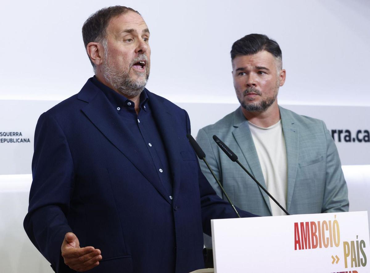 El president d’ERC, Oriol Junqueras, i el portaveu del partit i diputat al Congrés, Gabriel Rufián. | QUIQUE GARCÍA / EFE