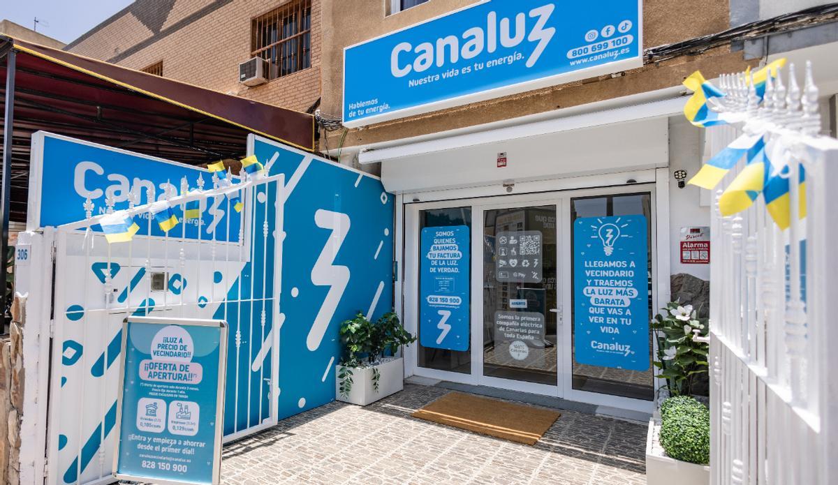 La nueva oficina de Canaluz en Vecindario refuerza su compromiso con el empleo local y la atención cercana al cliente.
