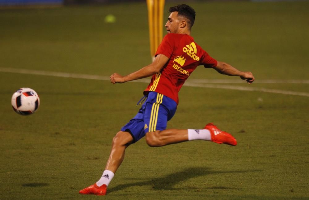 Las mejores imágenes del entrenamiento de Munir con la Selección Española