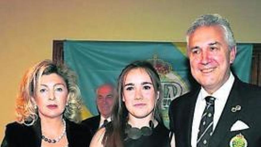 Montserrat Alonso, Covadonga Sanjuán y Alfredo Álvarez. / b. l.