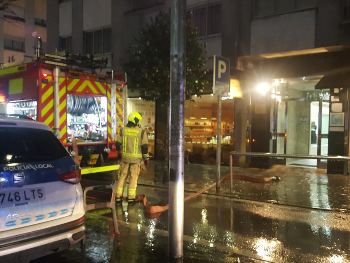 Alarma en el Ensanche por un incendio en el 'narcopiso' de Alfredo Brañas