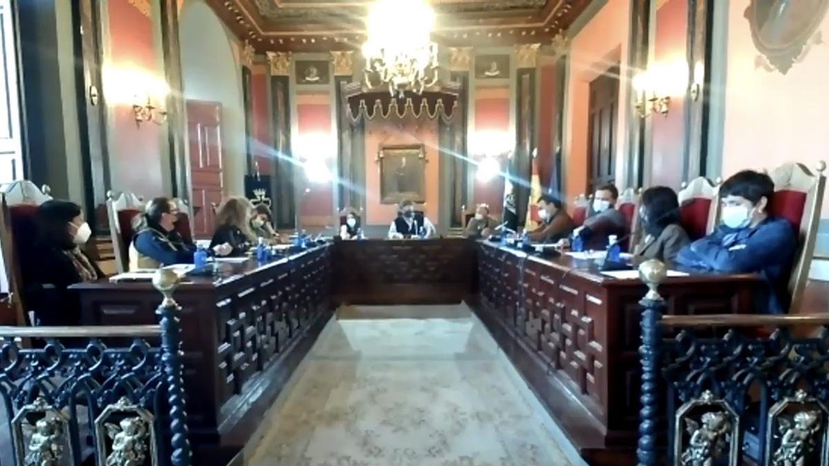 Miembros de la corporación municipal en el debate de los presupuestos para 2021.