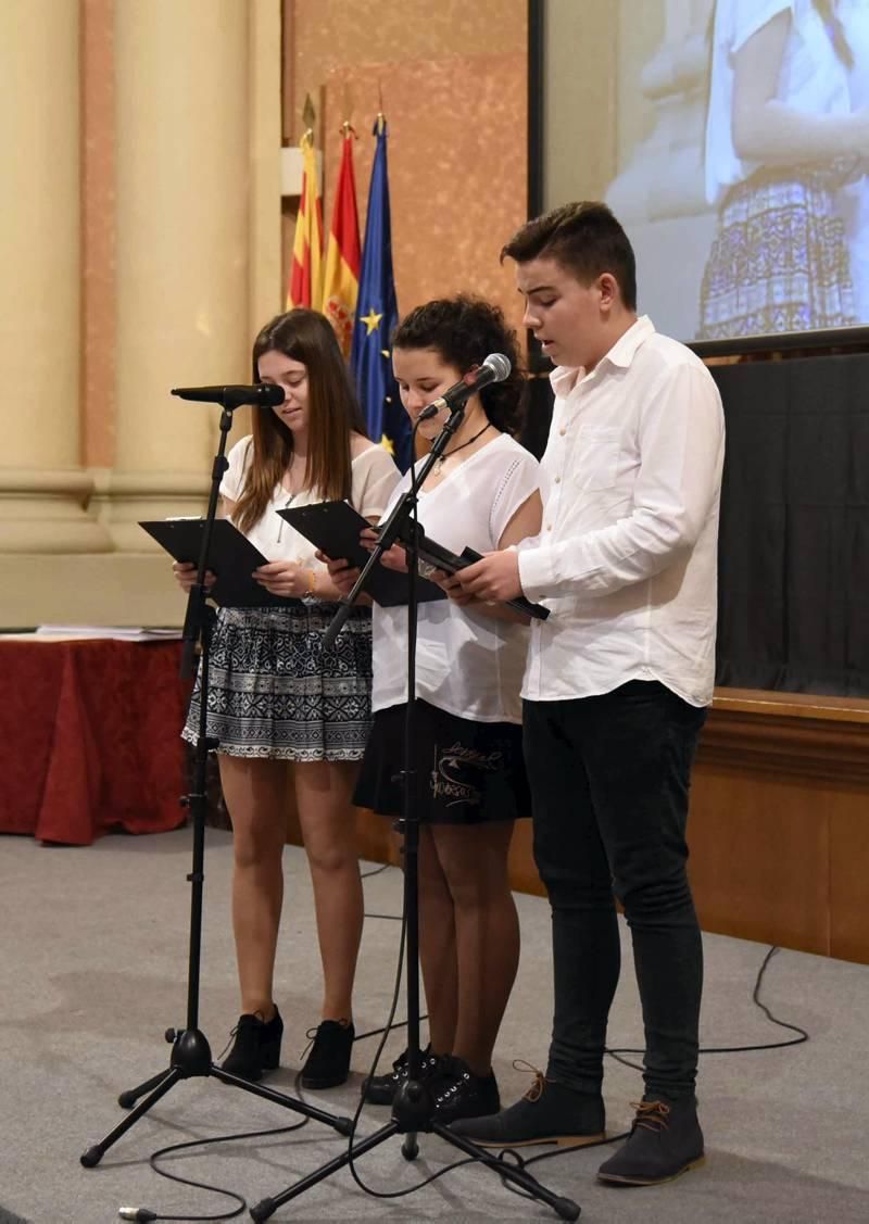 Imágenes de la ceremonia de premios por el Día de la Educación Aragonesa 2016