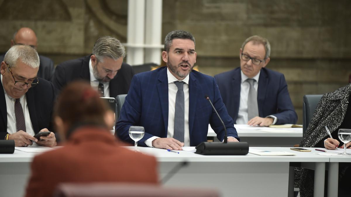 El consejero Antonio Luengo, y el director general de Medio Ambiente, Francisco Marín (dcha), investigados por esta causa.