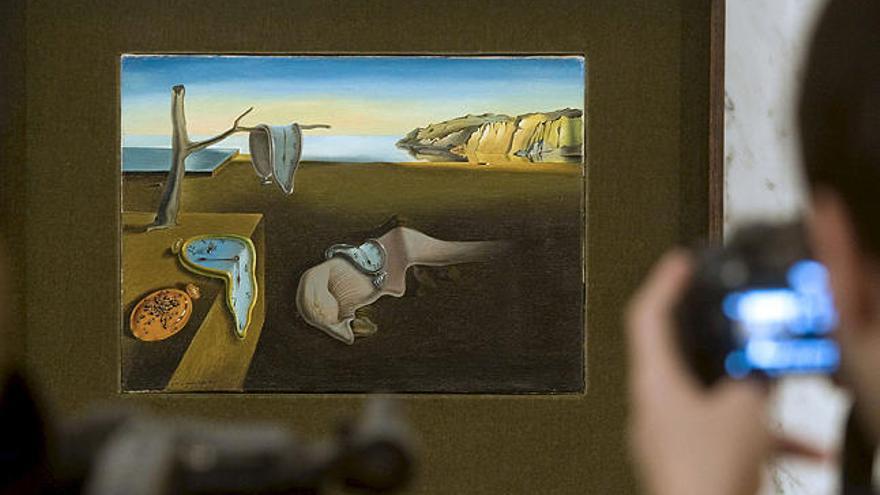 Imagen del famoso óleo daliniano.