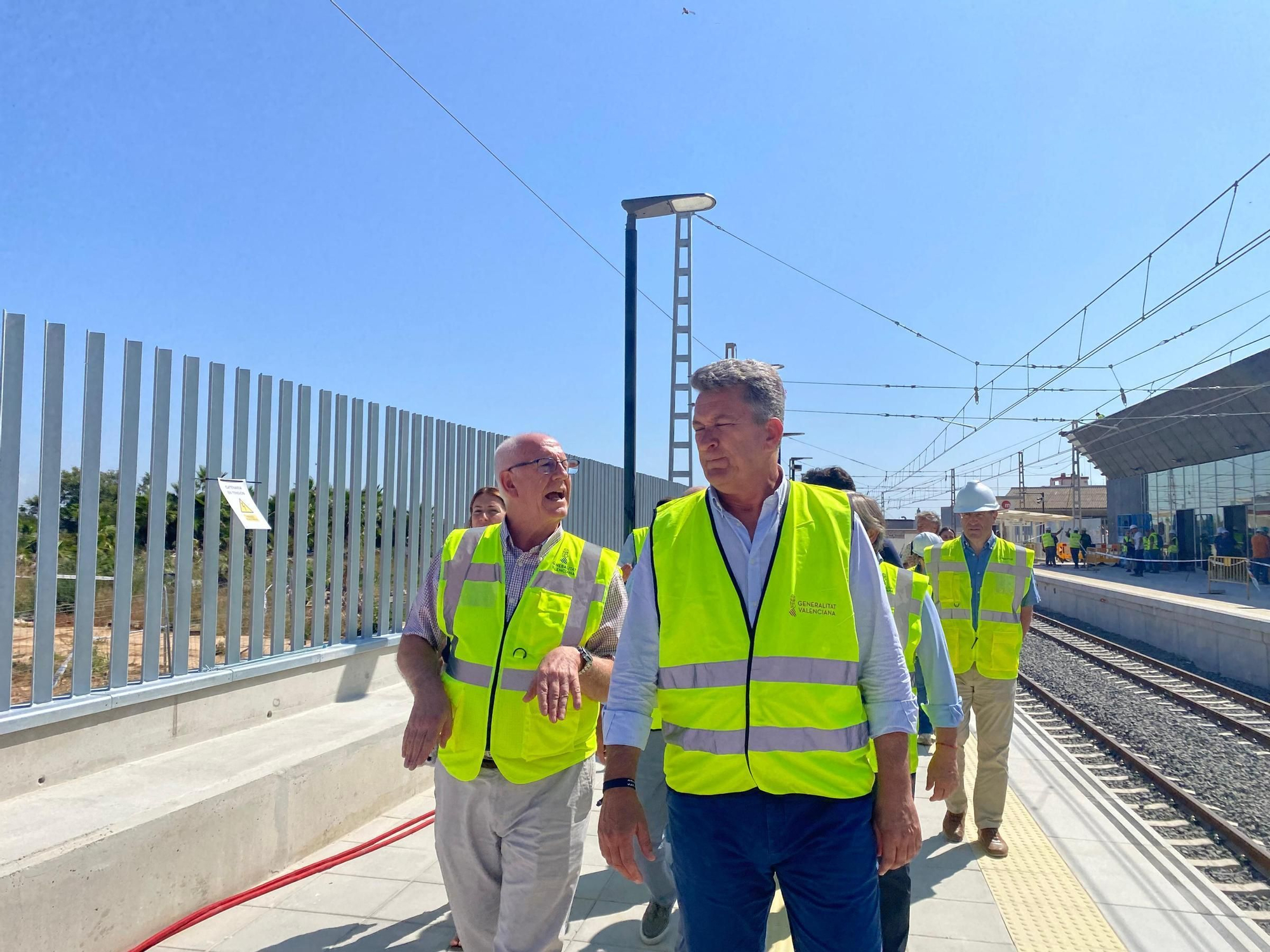 El conseller Vicente Martínez Mus visita la estación de metro de Paiporta que abrirá mañana sus puertas