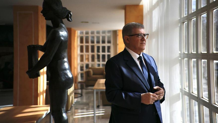 José Vélez: &quot;Tengo las manos limpias, pero no quiero que la presión mediática perjudique al PSOE&quot;