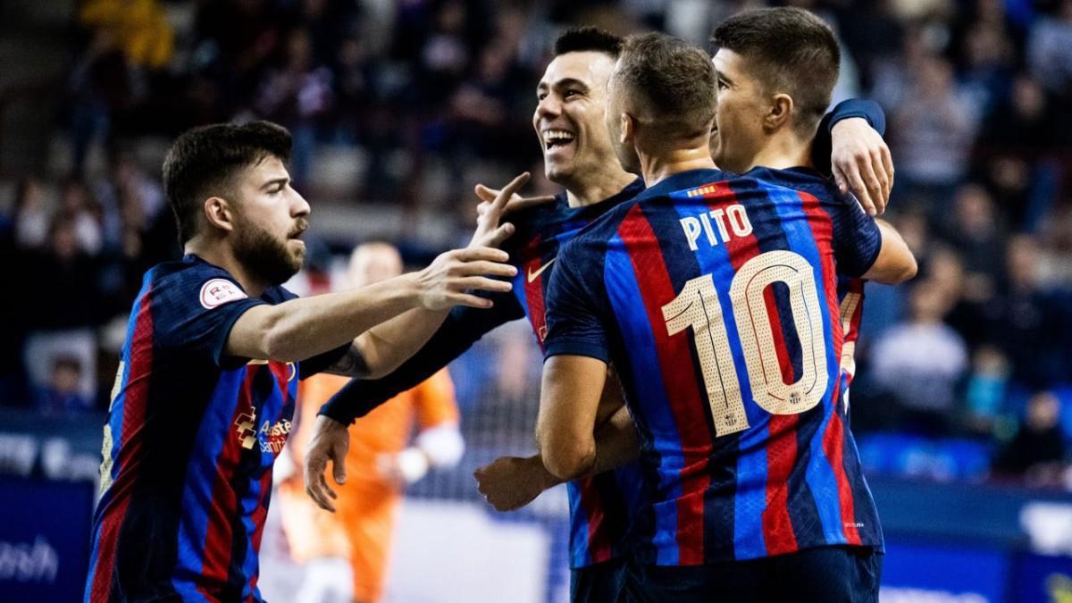 El Barça celebra uno de los goles en la final de la Supercopa