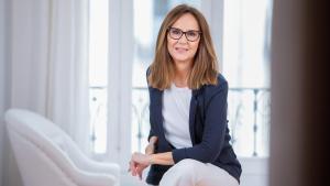 La escritora María Dueñas, fotografiada en su domicilio madrileño.