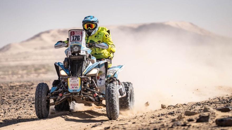 Toni Vingut sigue sexto en el Rally Dakar tras recibir una ayuda en el desierto