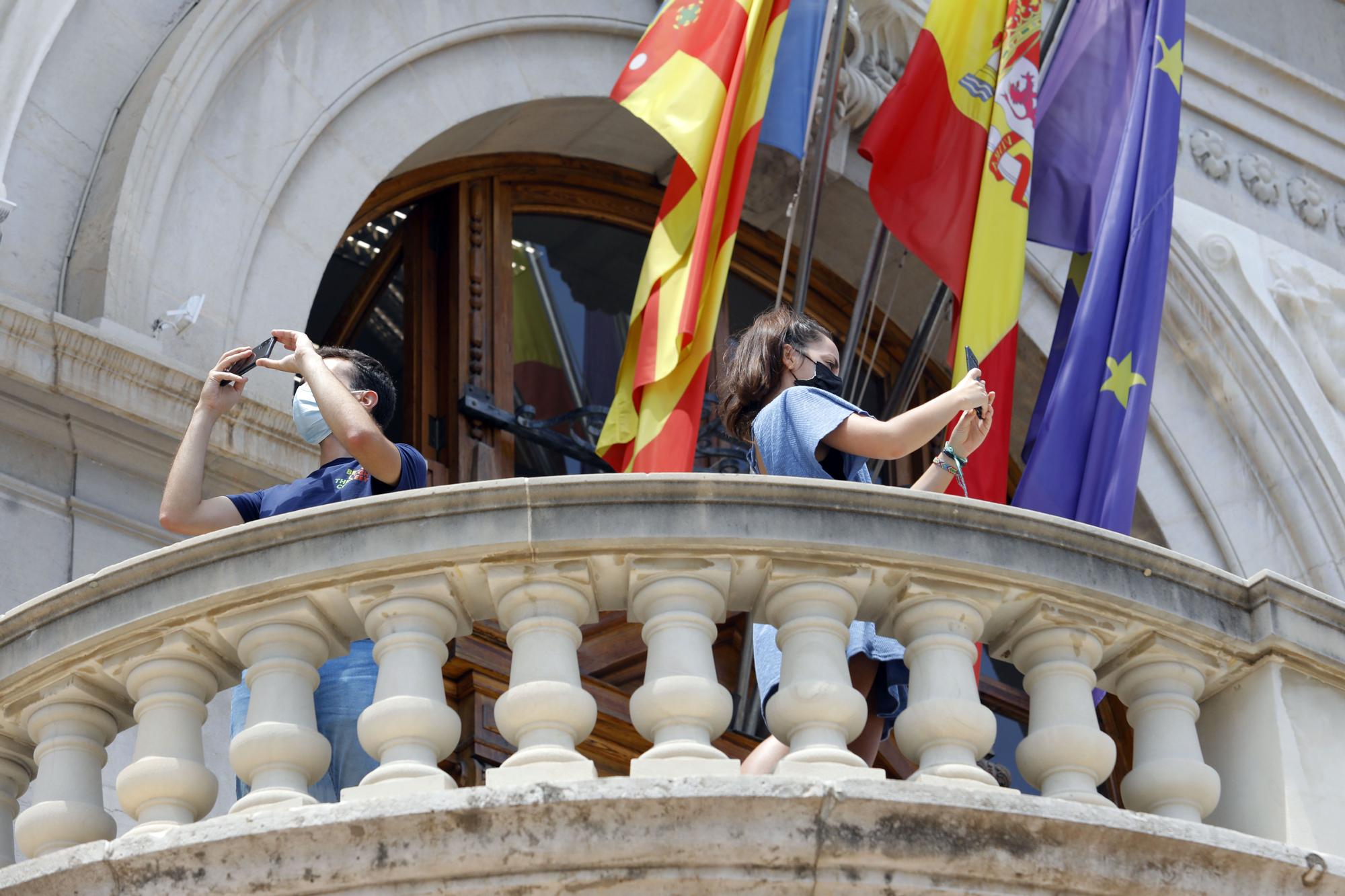 València abre, de nuevo, las puertas de su ayuntamiento