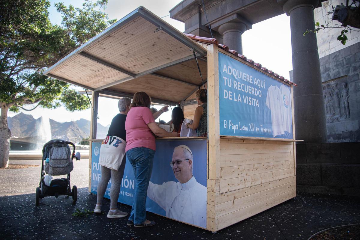 Abre en Santa Cruz una información de la visita del papa a Tenerife Abre en Santa Cruz una información de la visita del papa a Tenerife