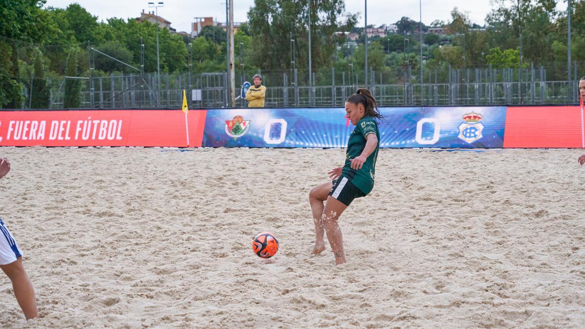 María Corbacho, jugadora del Cacereño Femenino Playa.