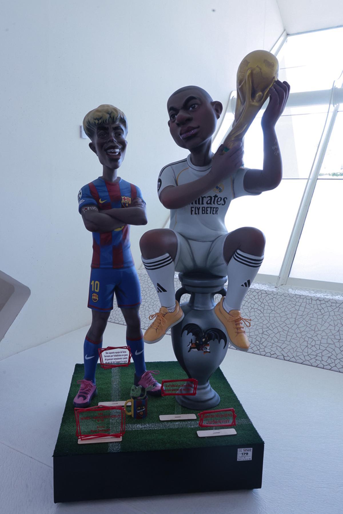 Primera jornada en la Exposición del Ninot de las Fallas de València 2026