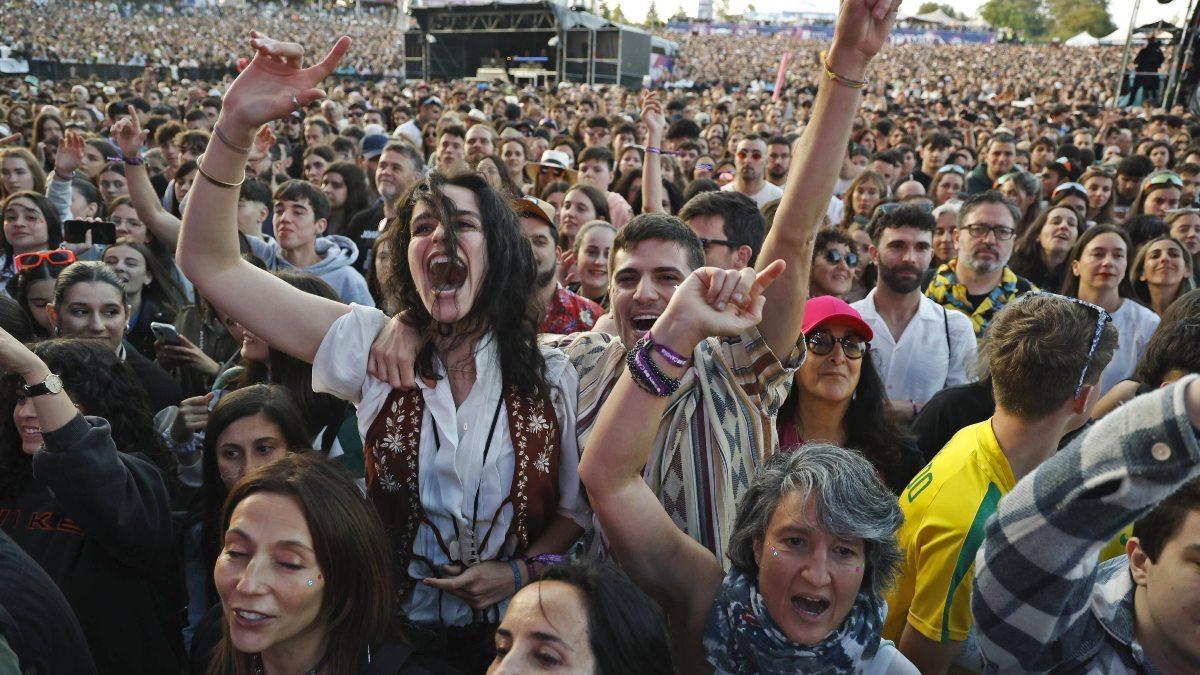 Público en el festival O Son do Camiño 2025 celebrado en  el Monte do Gozo, Santiago.