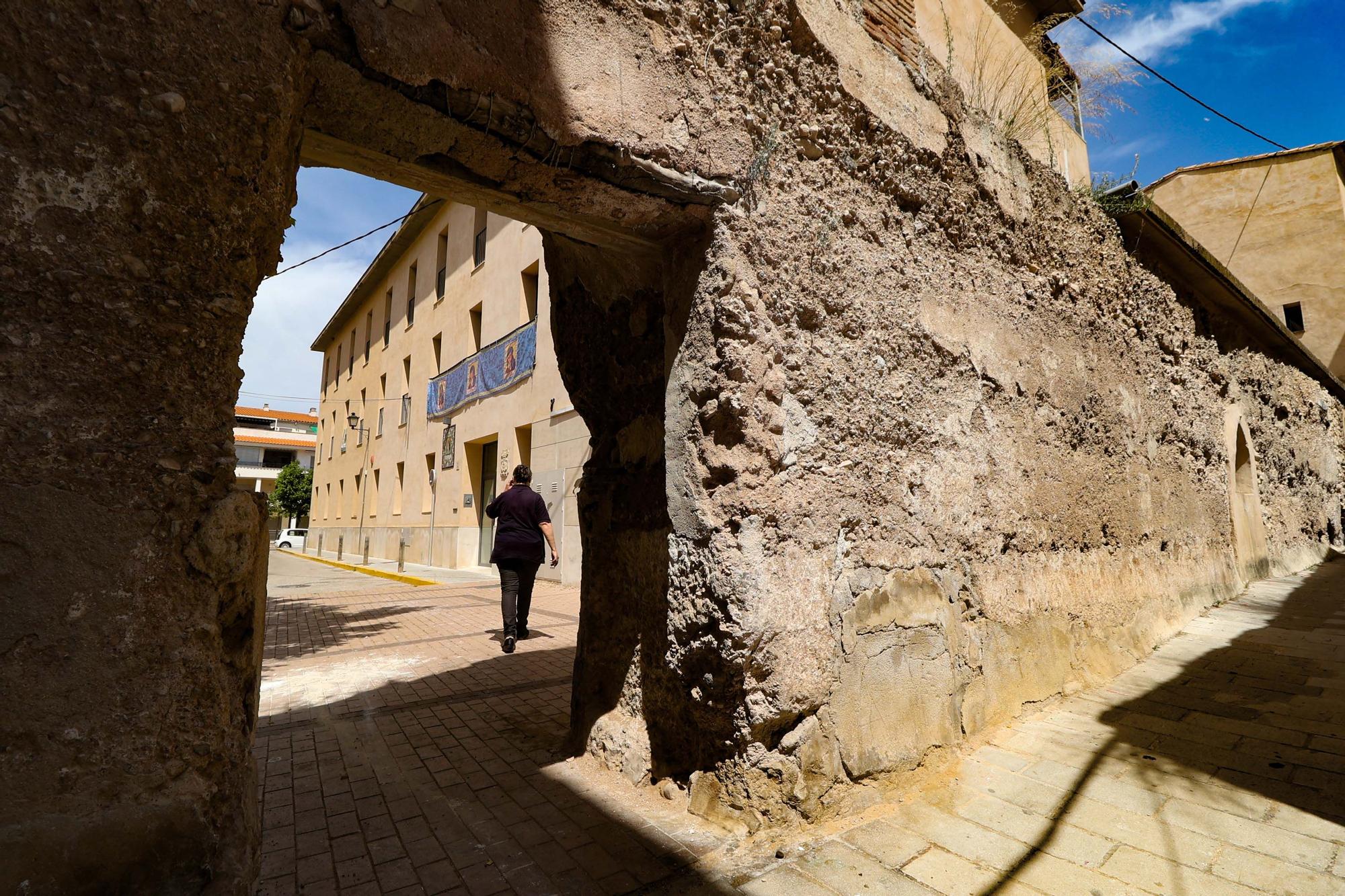 Cocentaina aprueba el plan para sacar a la luz y proteger la muralla medieval